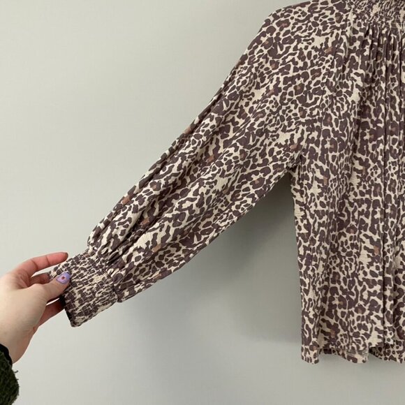 Nation LTD Melanie Smocked Peasant Top in Animal Print Size Medium - Picture 5 of 6